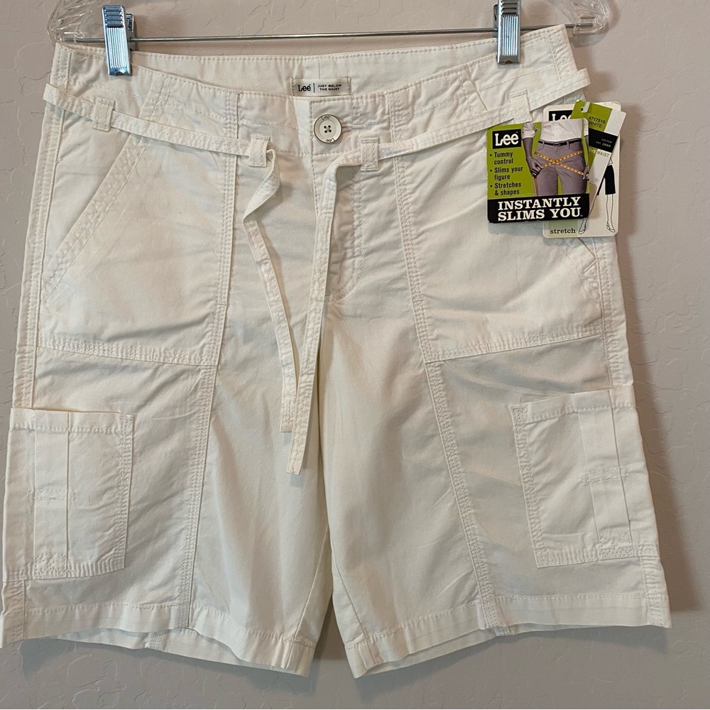 Lee Women's Cream Cargo Shorts